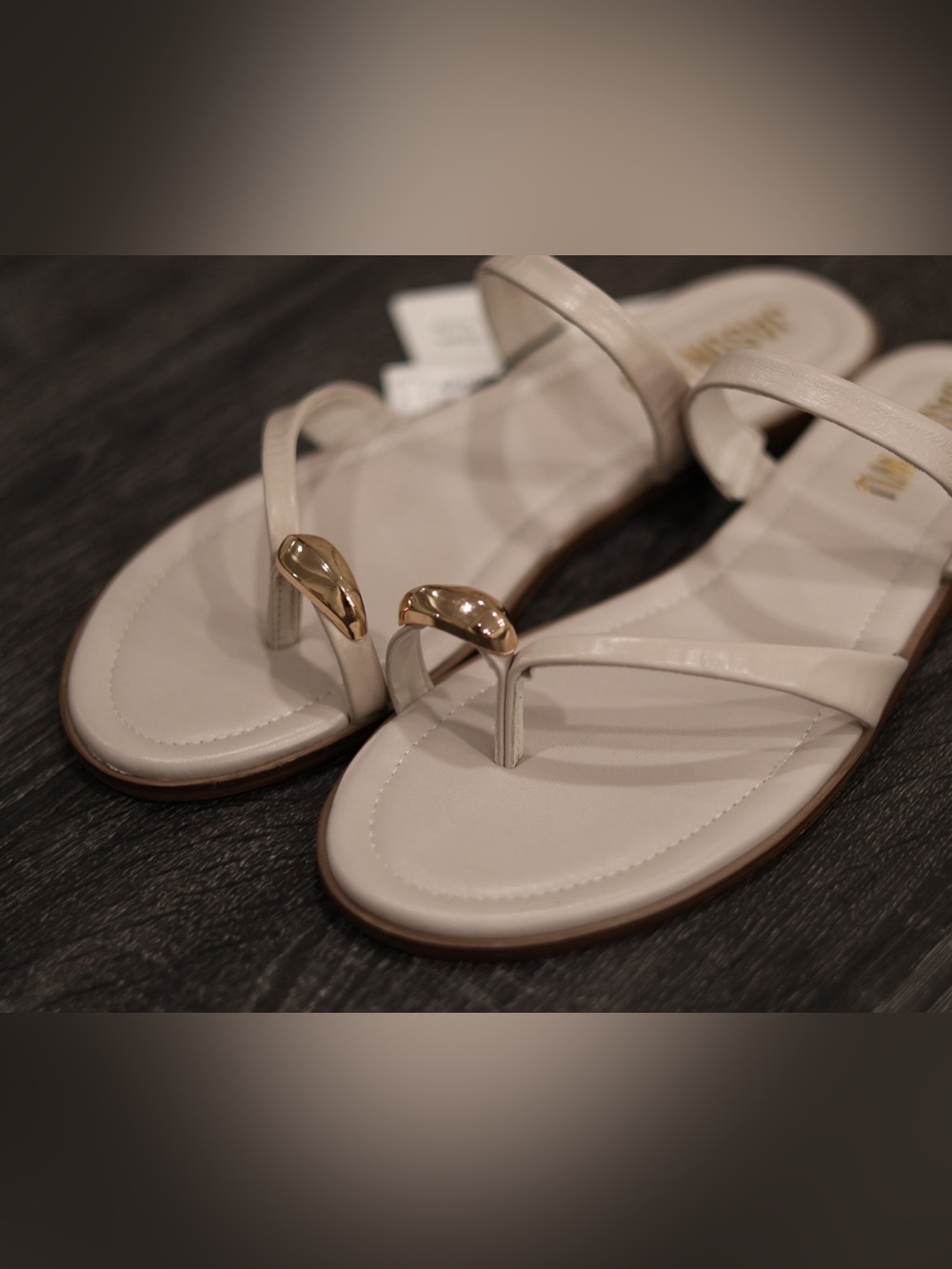 NWT Jason Wu Genuine Leather Thong Sandals Ivory Gold Size 9
